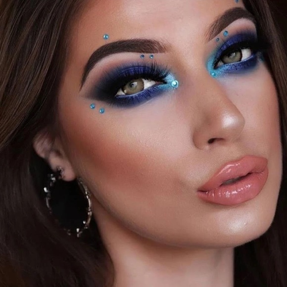 ❗️SOLD❗️Brand New Eloise The Queen Eyeshadow Palette - Picture 7 of 14